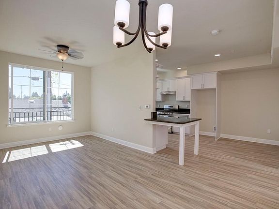 5th image of 2805 Newhall St #9