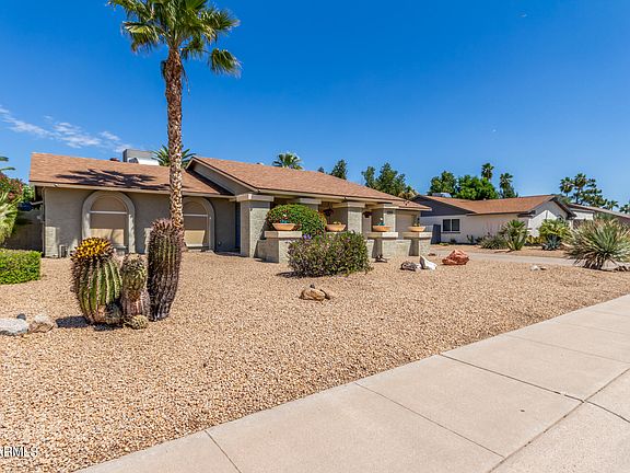 3rd image of 4408 E LUDLOW Drive