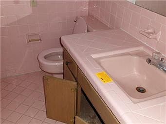 4th image of 1006 E 79th St