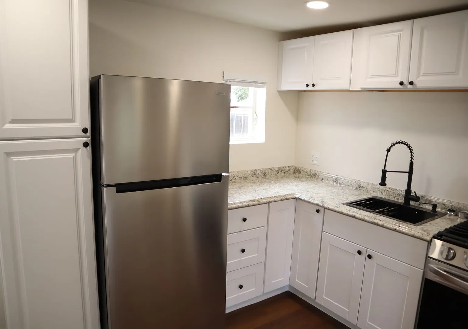 Fully Renovated, Cozy, and In Town — Photo 3