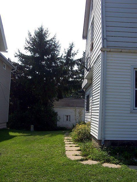 2nd image of 817 22nd Ave