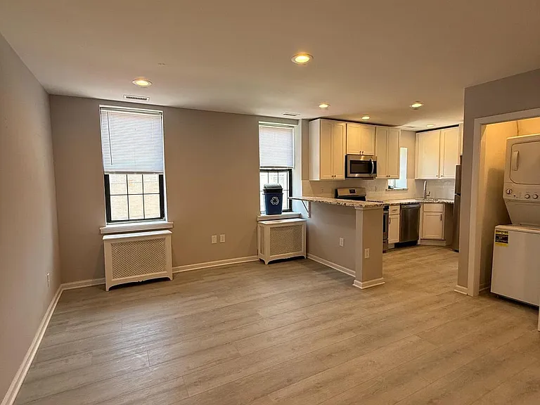 1208 Mifflin St #2 — Photo 2