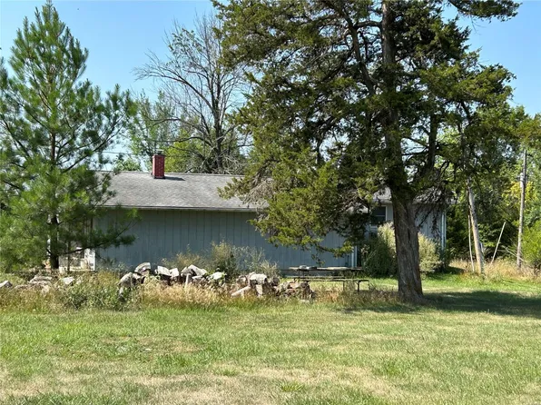 692 Highway A, Wellsville, MO 63384