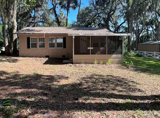 6075 Avenue J, Mcintosh, FL 32664