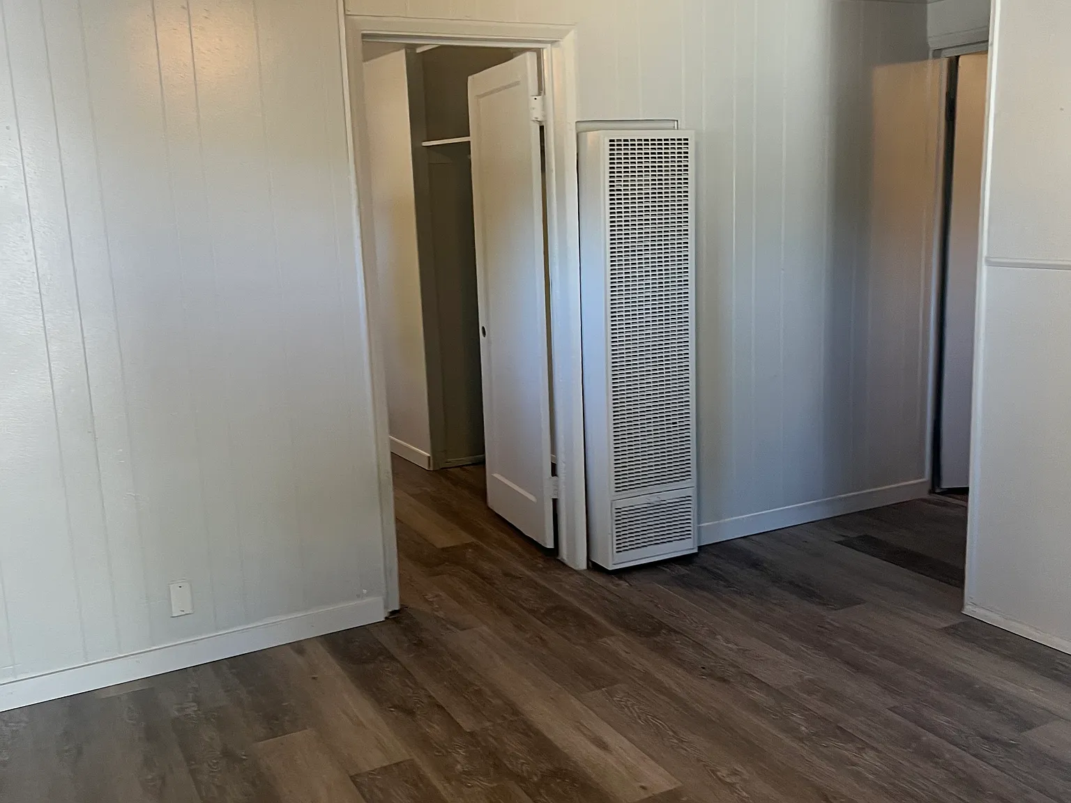1 bed, 400 sqft, $900 — Photo 3
