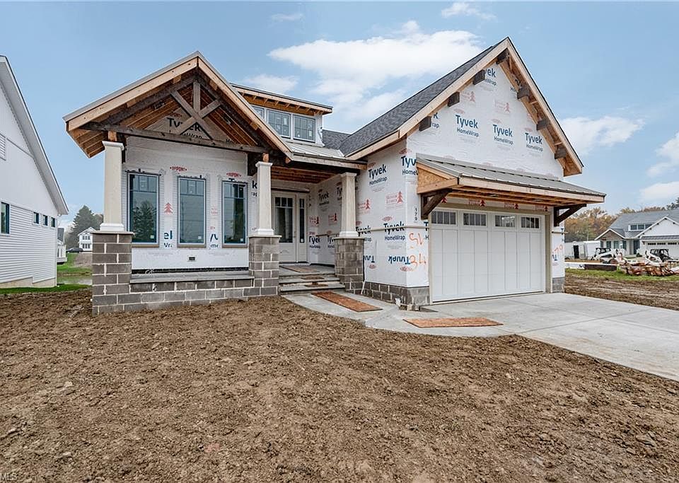 1st image of 179 Bridgeport Way