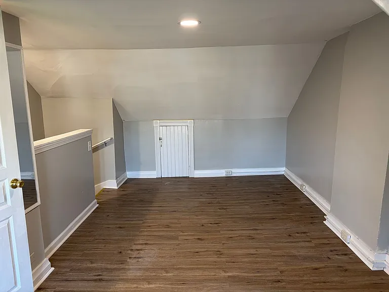 512 1/2 N Charlotte St — Photo 20