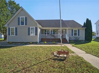 106 Elizabeth Cir, Moyock, NC 27958
