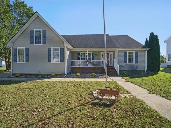 106 Elizabeth Cir, Moyock, NC 27958