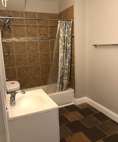 Master bathroom is private