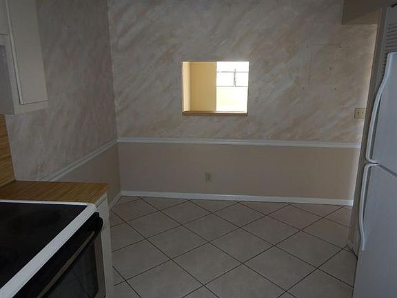 5th image of 10207 Snrise Lks Blvd APT 209