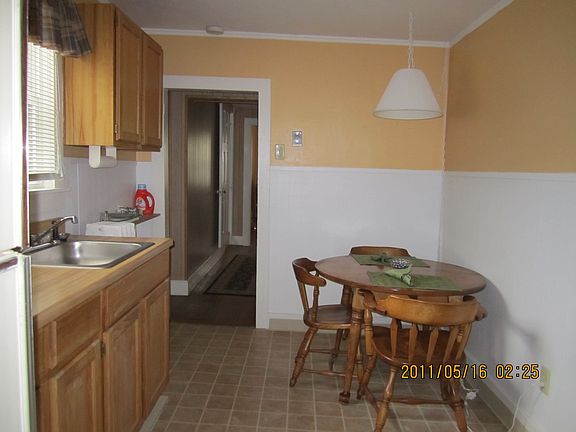 4th image of 654 E Main St #4