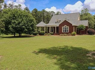 352 Pleasant Valley Rd, Rainbow City, AL 35906