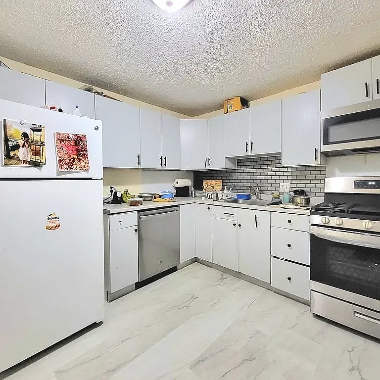 2 bed, 755 sqft, $1,995 — Photo 2