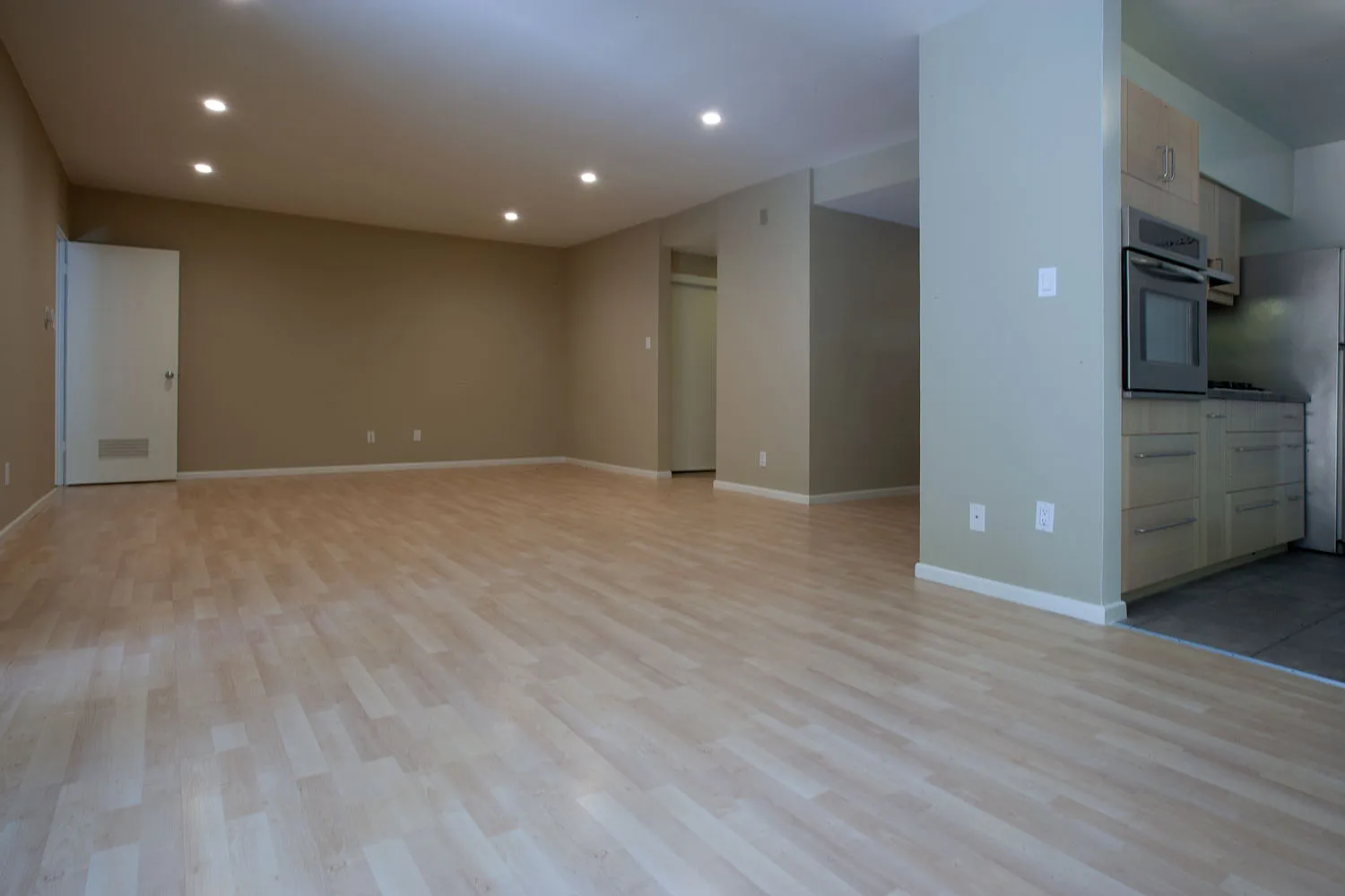 2 bed, 1400 sqft, $3,750 — Photo 2