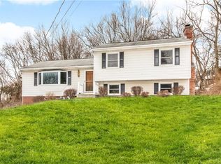 82 Mandalay Dr, Poughkeepsie, NY 12603