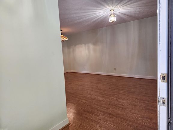 5th image of 755 Colhoun St NE