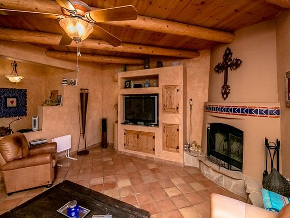 3rd image of 3017 Oro Grande Blvd