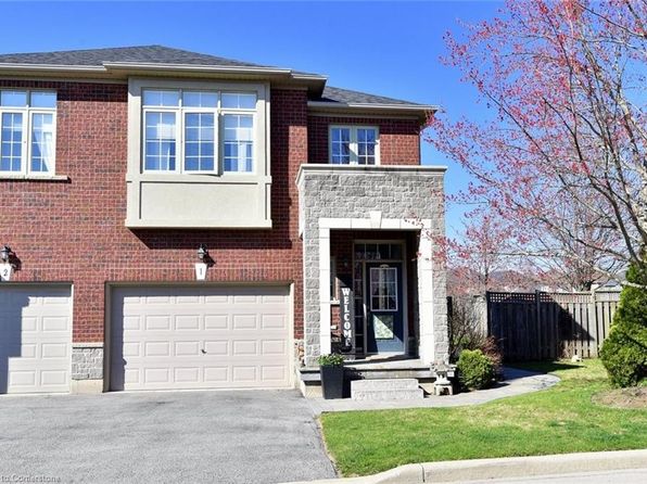 99 Panabaker Dr #1, Hamilton, ON L9G 0A3