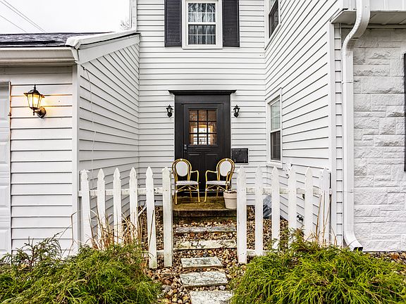 4th image of 1651 E 60th St