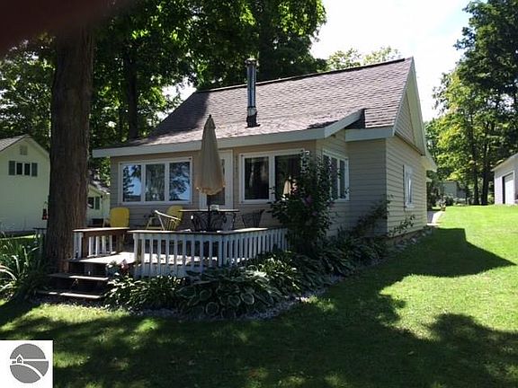 3rd image of 7171 Lakeside Dr