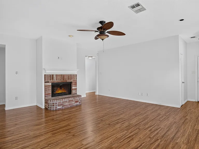 2805 Nandina St — Photo 6