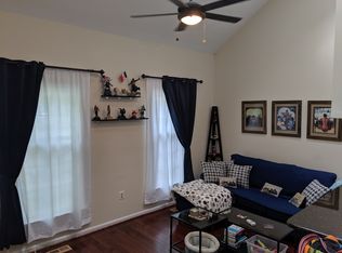 15017 Bridgeport Dr, Dumfries, VA 22025