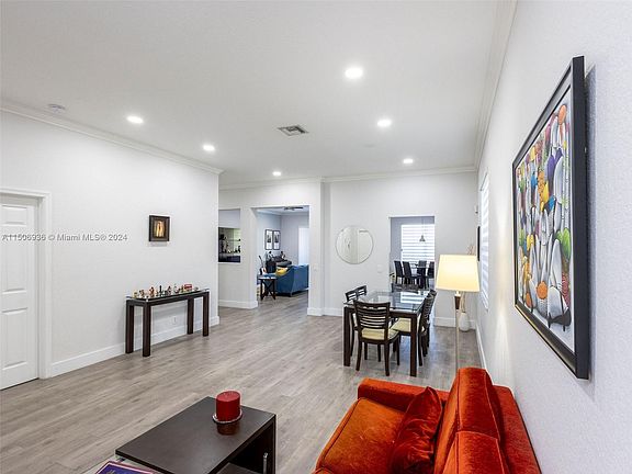 5th image of 1037 Nandina Dr