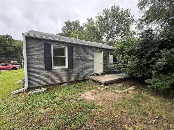 5521 Hardesty Ave, Kansas City, MO 64130
