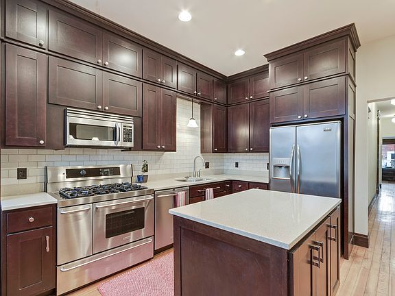 4th image of 3300 Magnolia Ave