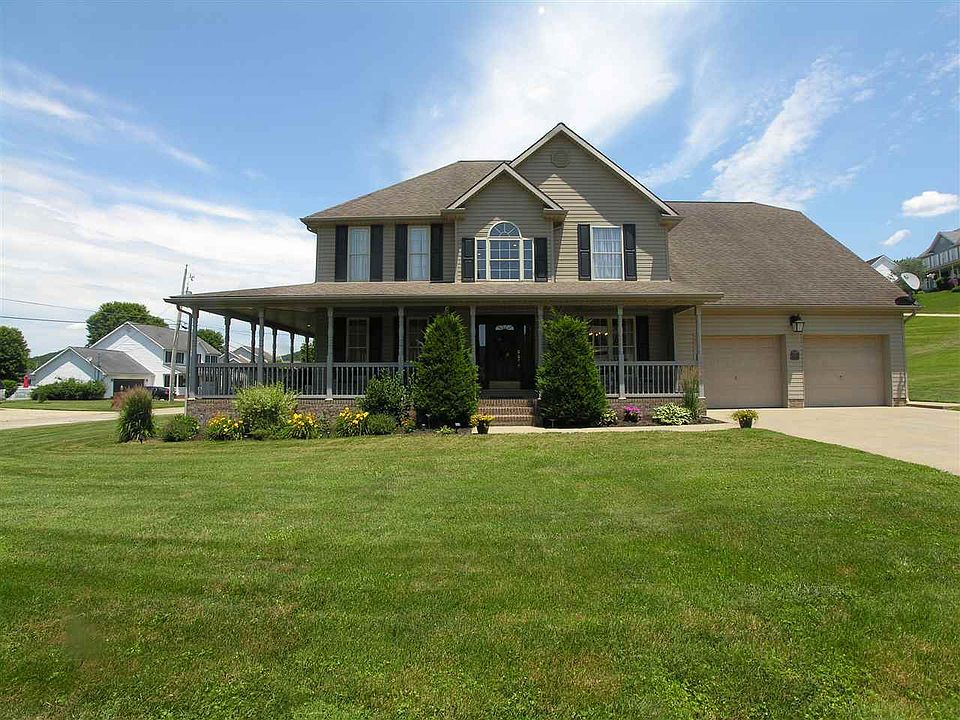 1st image of 11 Castle Dr