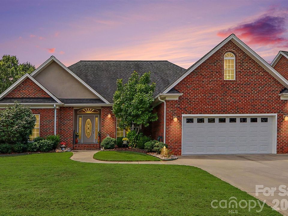 1st image of 119 Blakemore Dr