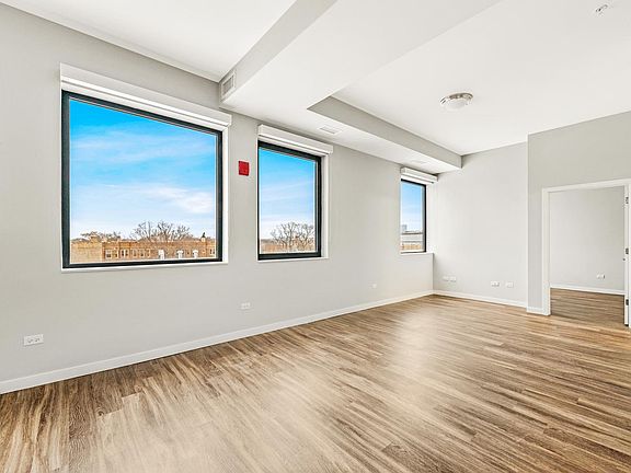 2nd image of 1900 W Lawrence Ave #312