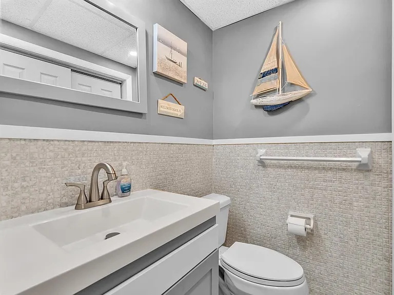 2000 Diana Dr — Photo 21