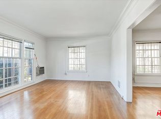 142 N Hamilton Dr APT A, Beverly Hills, CA 90211