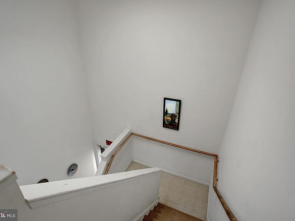5th image of 290 W 2nd St #19