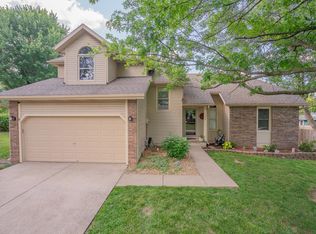 1159 W Sleepy Hollow Dr, Nixa, MO 65714