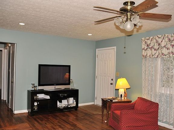 5th image of 4761 Archmore Dr
