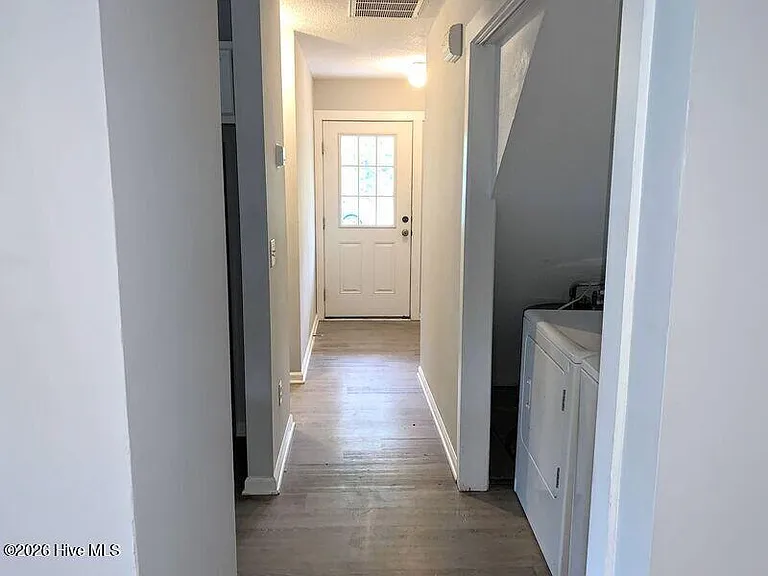 219 Charter Dr — Photo 8