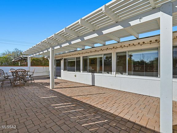 4th image of 681 W Camino Del Poso
