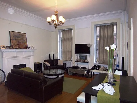 Rented by United Realty Equities | media 8