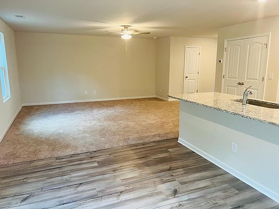 5th image of 25 Nandina Ln