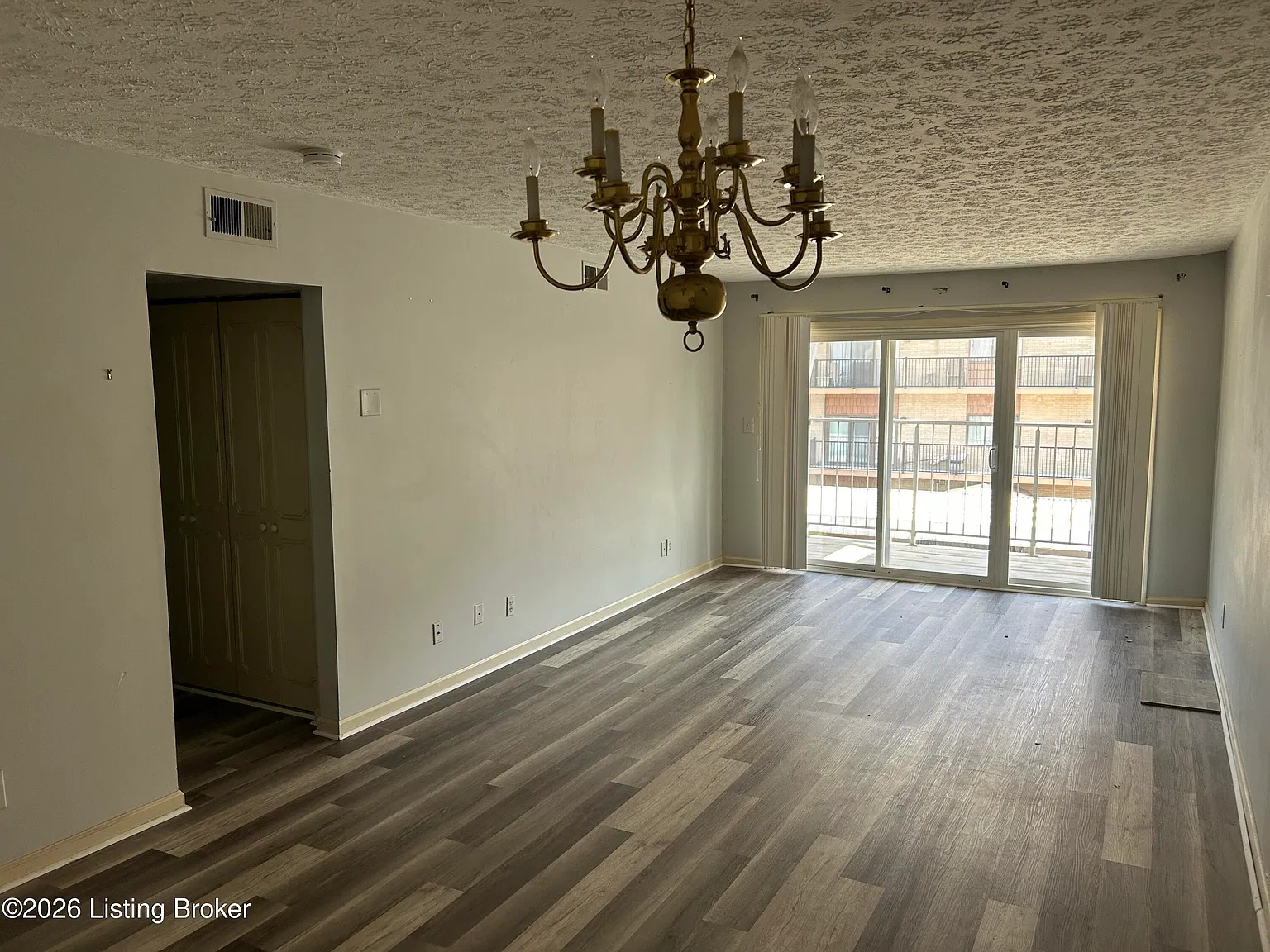 1 bed, 1.0 bath, 727 sqft, $850 — Photo 2