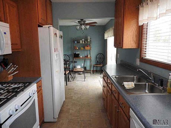 4th image of 7092 Middlebury Dr