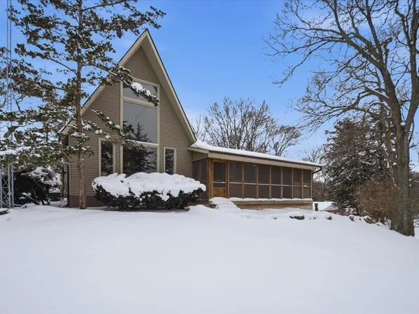 13518 King Rd, La Porte City, IA 50651