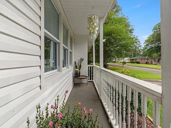 5th image of 124 Stoneview Rd