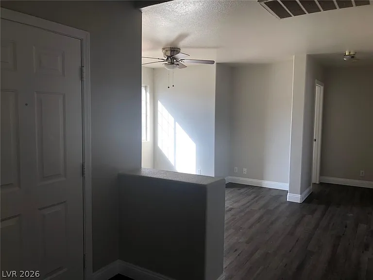 916 Clubview Dr — Photo 5