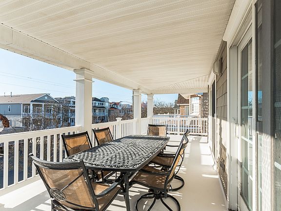3rd image of 1314 Wesley Ave #2
