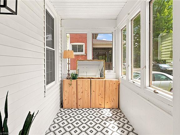 4th image of 136 Falstaff St
