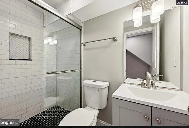 3 bed, 3.0 bath, 1600 sqft, $900 — Photo 2